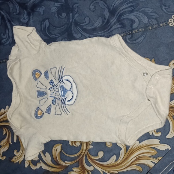 Clothes - Picture 1 of 1